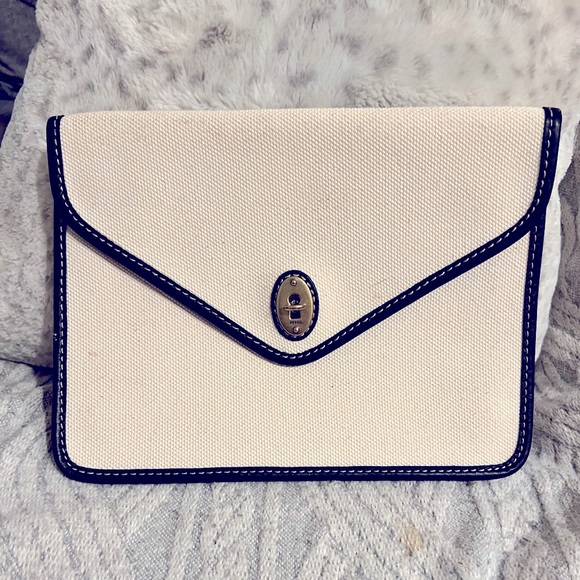 FOSSIL SLIM AUSTIN TECK CLUTCH CANVAS LARGE WRISTLET BONE AND BLACK NWT - Picture 1 of 8